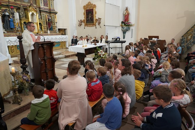 Misa zaziva Duha Svetoga na početku školske godine u Katoličkoj osnovnoj školi Svete Uršule
